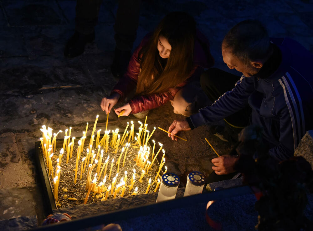 <p>Cetinjanin Aco Martinović ubio je 1. januara 12 osoba, među kojima dvoje djece, i ranio četiri, od kojih je jedna preminula 9. januara u Kliničkom centru Crne Gore</p>