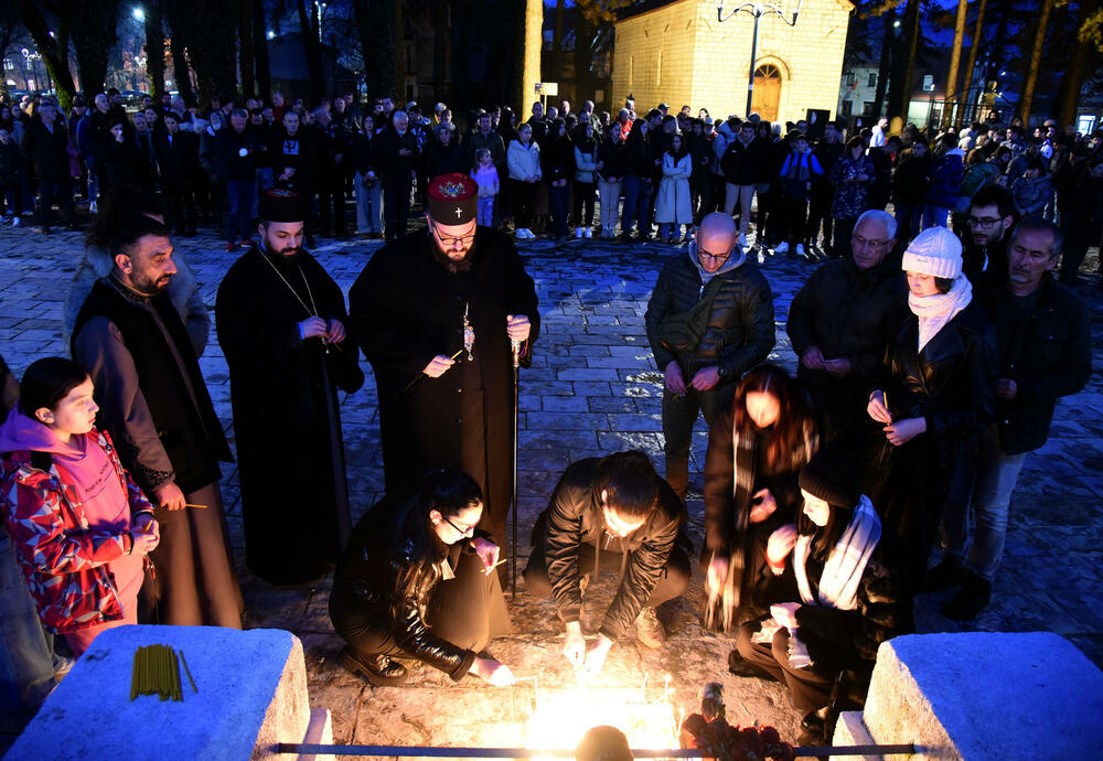 <p>Cetinjanin Aco Martinović ubio je 1. januara 12 osoba, među kojima dvoje djece, i ranio četiri, od kojih je jedna preminula 9. januara u Kliničkom centru Crne Gore</p>