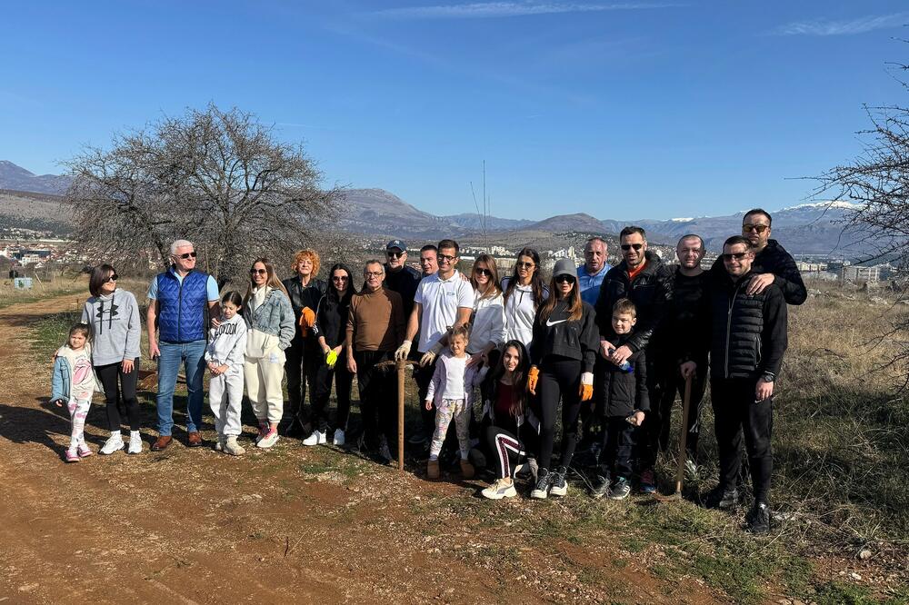 Sa akcije sadnje, Foto: Stranka evropskog progresa