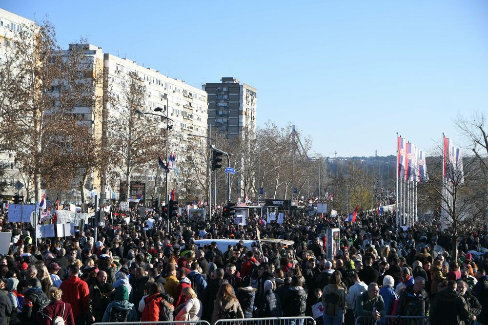 <p>Tri mjeseca od pada nadstrešnice na željezničkoj stanici</p>