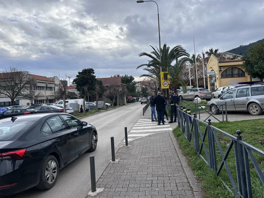 <p>Konstitutivna sjednica Skupštine opštine Budva ranije je zakazana za 15 časova</p>