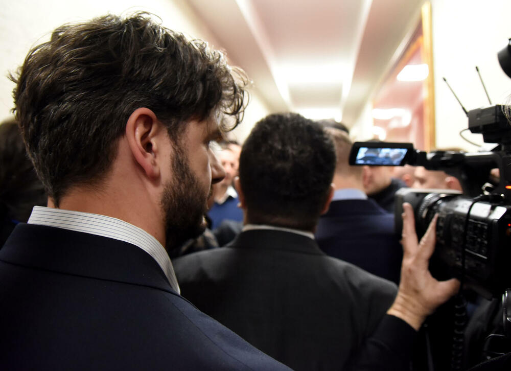 <p>Pogledajte kako je protekao dan u državnom parlamentu kroz foto priču</p>