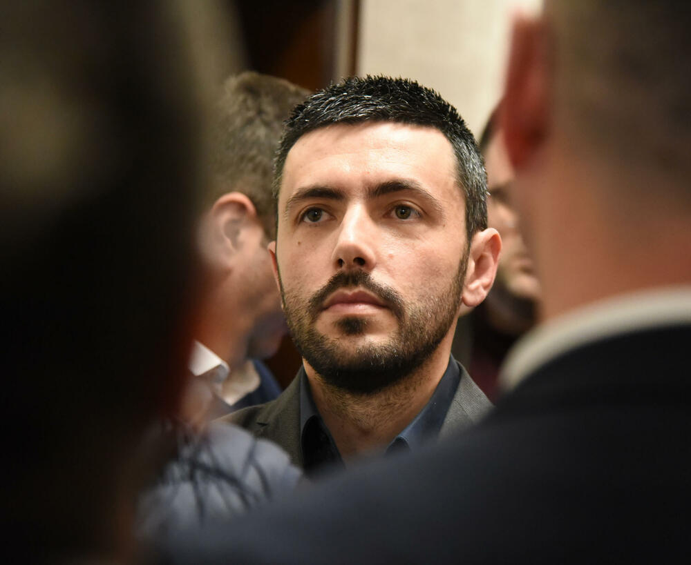 <p>Pogledajte kako je protekao dan u državnom parlamentu kroz foto priču</p>