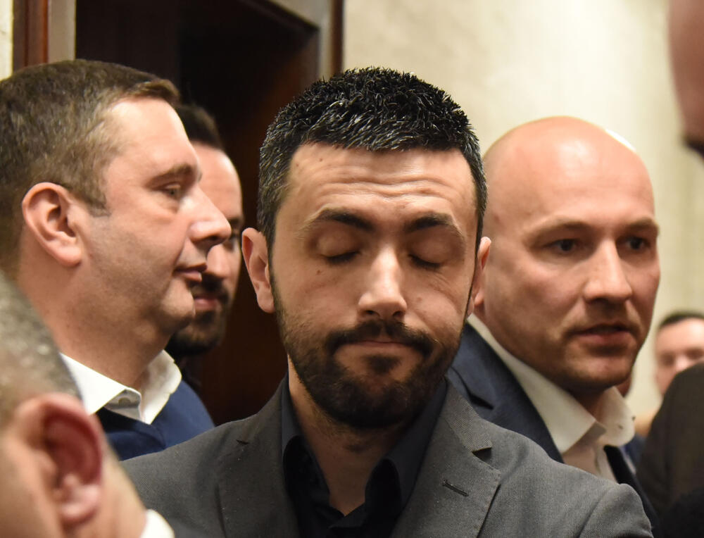 <p>Pogledajte kako je protekao dan u državnom parlamentu kroz foto priču</p>