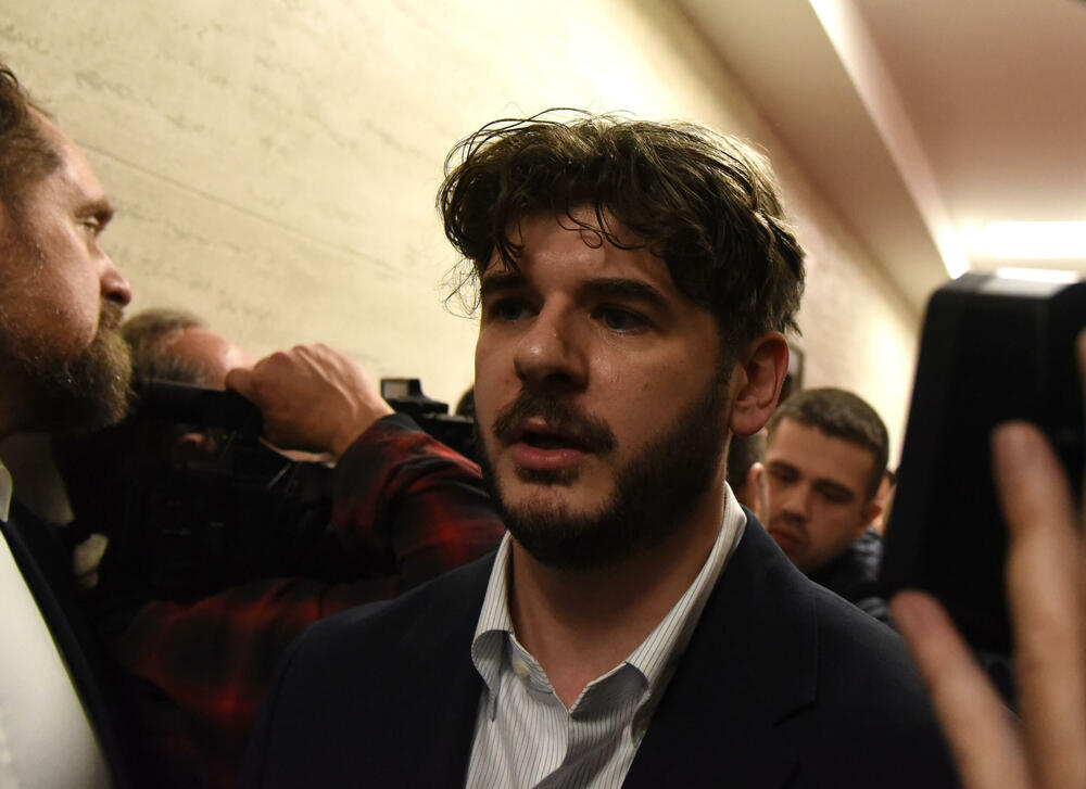 <p>Pogledajte kako je protekao dan u državnom parlamentu kroz foto priču</p>