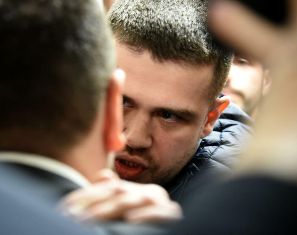 <p>Pogledajte kako je protekao dan u državnom parlamentu kroz foto priču</p>