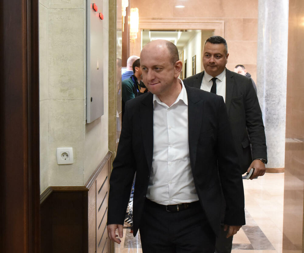 <p>Pogledajte kako je protekao dan u državnom parlamentu kroz foto priču</p>