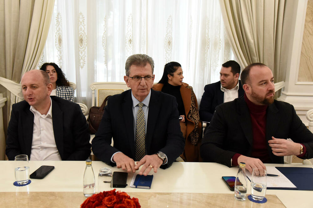 <p>Pogledajte kako je protekao dan u državnom parlamentu kroz foto priču</p>