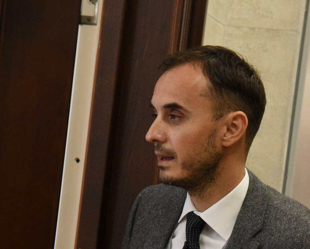 <p>Pogledajte kako je protekao dan u državnom parlamentu kroz foto priču</p>