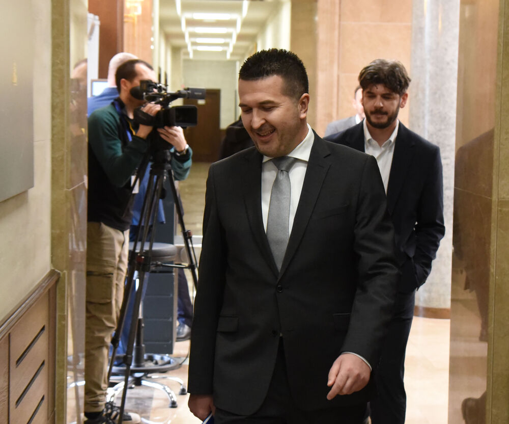 <p>Pogledajte kako je protekao dan u državnom parlamentu kroz foto priču</p>