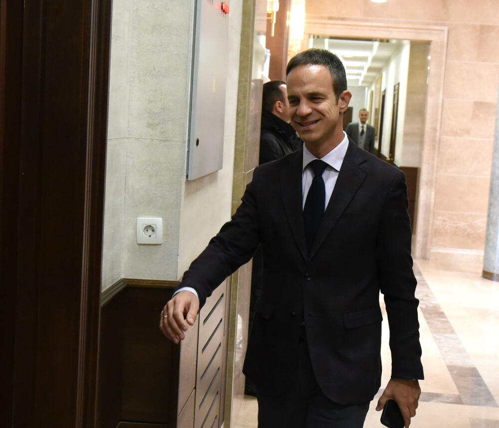 <p>Pogledajte kako je protekao dan u državnom parlamentu kroz foto priču</p>