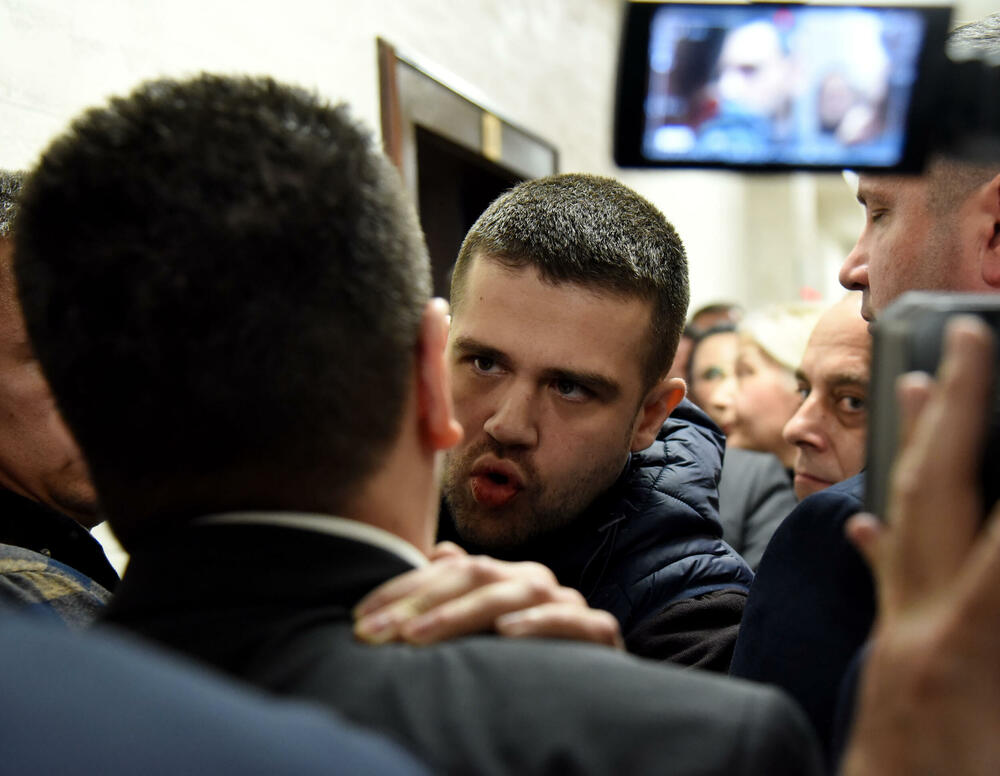 <p>Pogledajte kako je protekao dan u državnom parlamentu kroz foto priču</p>