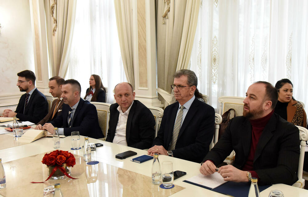 <p>Pogledajte kako je protekao dan u državnom parlamentu kroz foto priču</p>