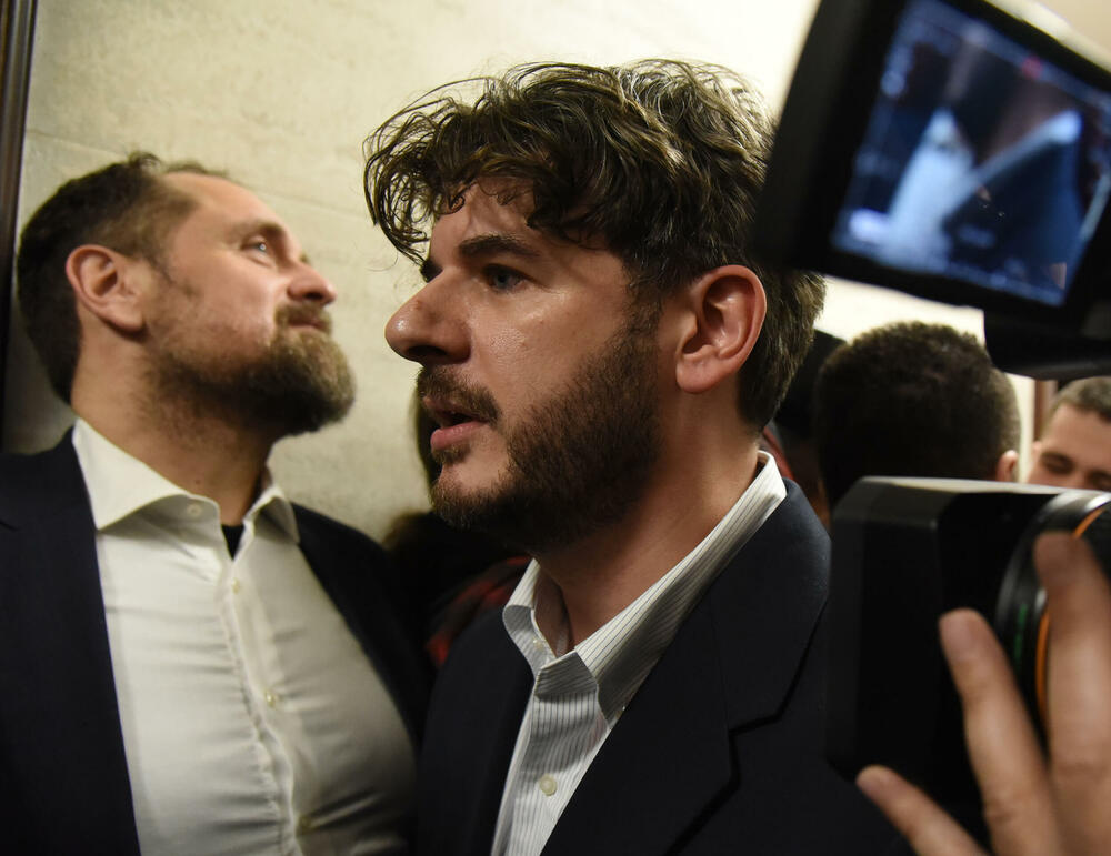 <p>Pogledajte kako je protekao dan u državnom parlamentu kroz foto priču</p>