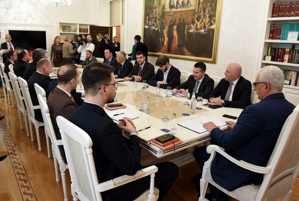 <p>Pogledajte kako je protekao dan u državnom parlamentu kroz foto priču</p>