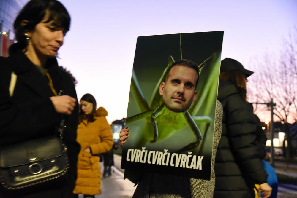 <p>Anastasija Martinović iz grupe "Kamo Śutra" kazala je novinarima, nakon blokade, da je ona prošla mirno i dostojanstveno</p>