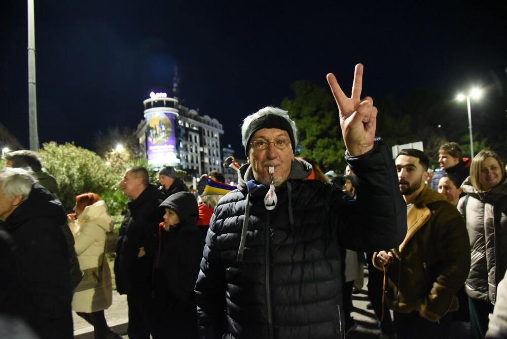 <p>Anastasija Martinović iz grupe "Kamo Śutra" kazala je novinarima, nakon blokade, da je ona prošla mirno i dostojanstveno</p>