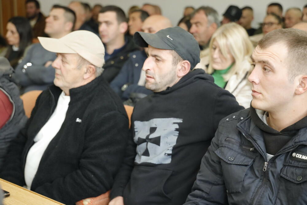 <p>Dolazi kraj ovoj petogodišnjoj agoniji naše države koja je danas institucionalno razorena, ekonomski uništena i posvađana sa susjedima", kazao je predsjednik DPS Danijel Živković</p>