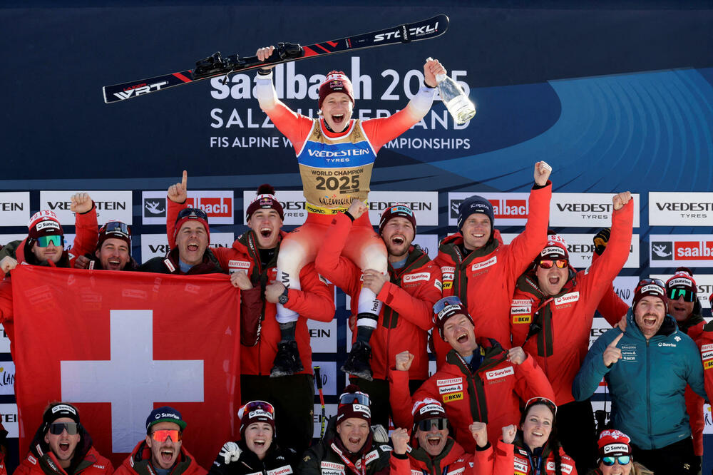 Švajcarski tim slavi uspjeh neprikosnovenog Odermata, Foto: REUTERS