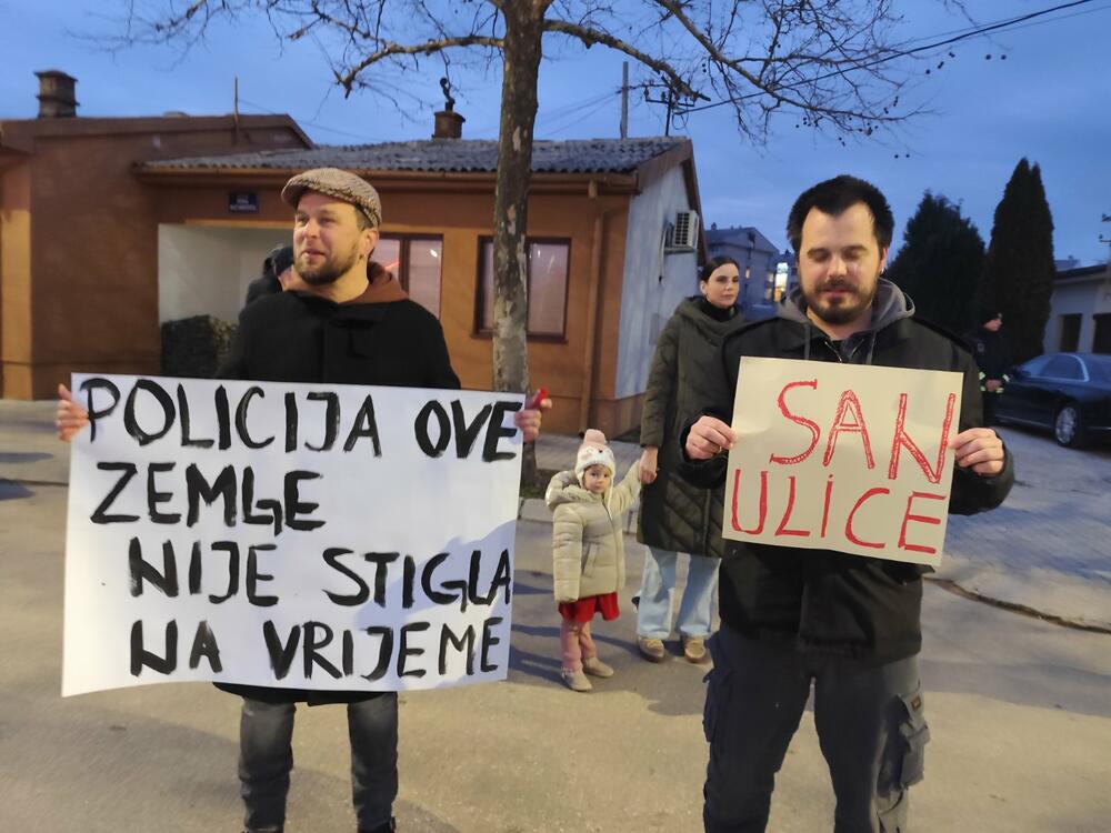 <p>Blokada je prošla mirno, uz prisustvo policijskih službenika, a za vikend, kako rekoše, neće biti blokade.</p>