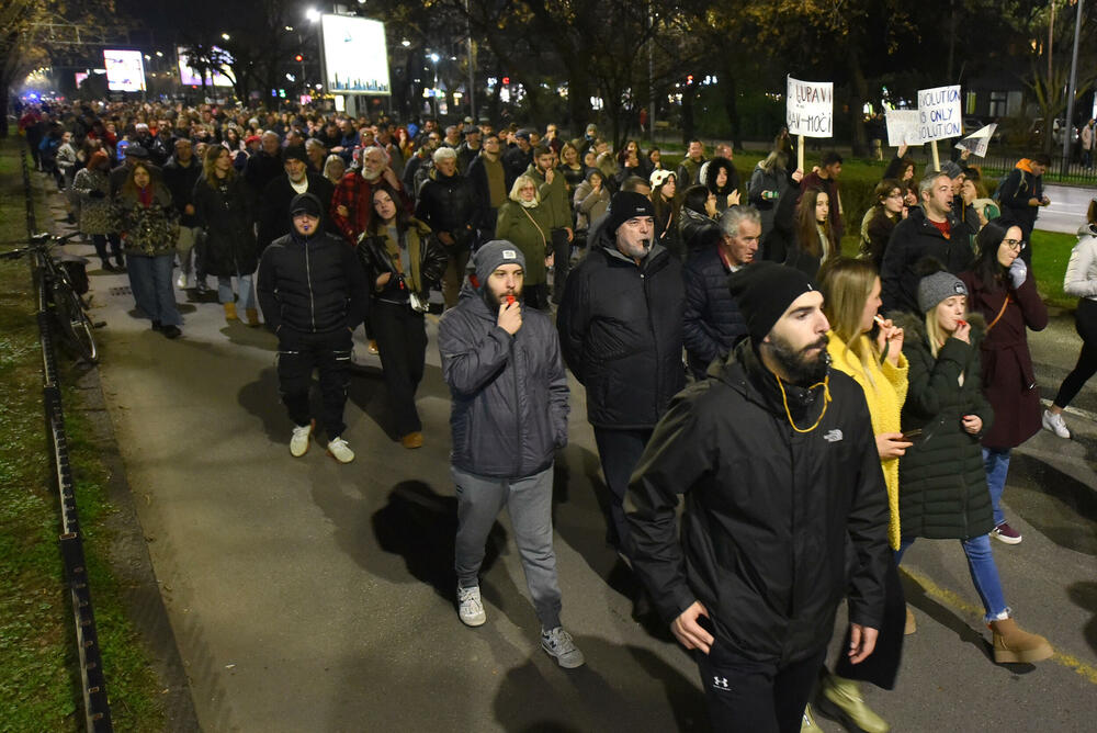 <p>Oni su su više puta poručili da neće odustati od protesta i blokada sve dok ne budu ispunjeni njihovi zahtjevi za smjenu ministra unutrašnjih poslova Danila Šaranovića i potpredsjednika Vlade za bezbjednost i odbranu Alekse Bečića</p>