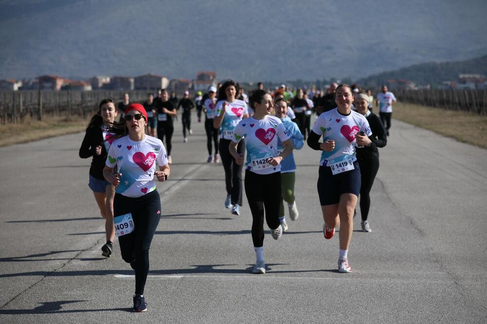 <p>Pozitivna energija, zajedništvo i rekreacija postaju sinonimi za Love Run, koji iz godine u godinu okuplja sve veći broj učesnika</p>