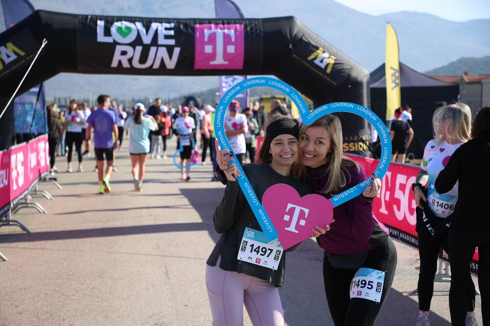 <p>Pozitivna energija, zajedništvo i rekreacija postaju sinonimi za Love Run, koji iz godine u godinu okuplja sve veći broj učesnika</p>