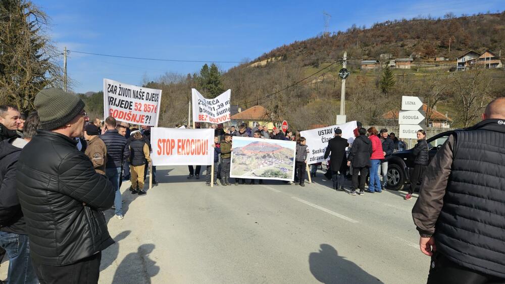 <p>Mještani su ponovili su od Vlade očekuju raskid ugovora sa koncesionarom.</p>