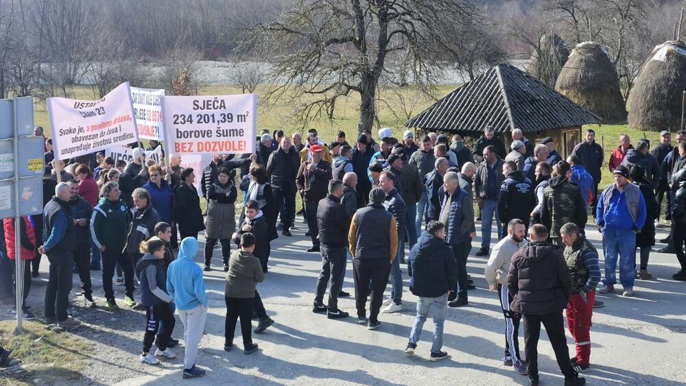 <p>Mještani su ponovili su od Vlade očekuju raskid ugovora sa koncesionarom.</p>
