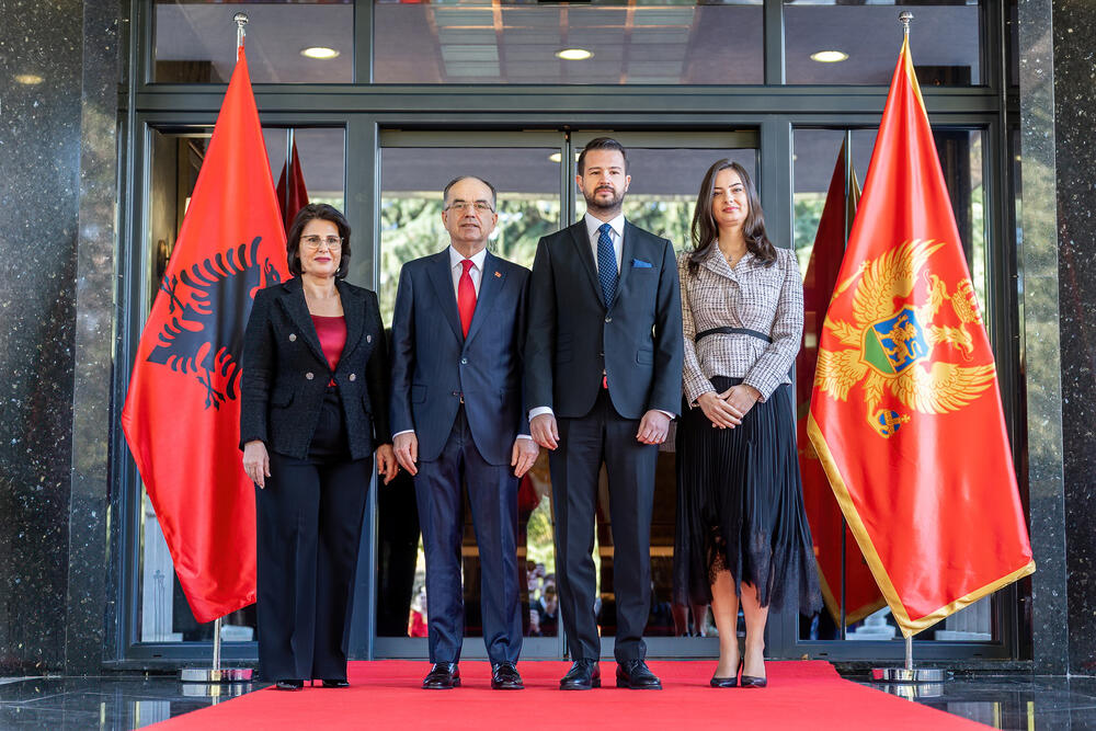 <p>Nakon upisivanja u knjigu gostiju i sastanka delegacija, dvojica predsjednika će imati izjave za javnost</p>