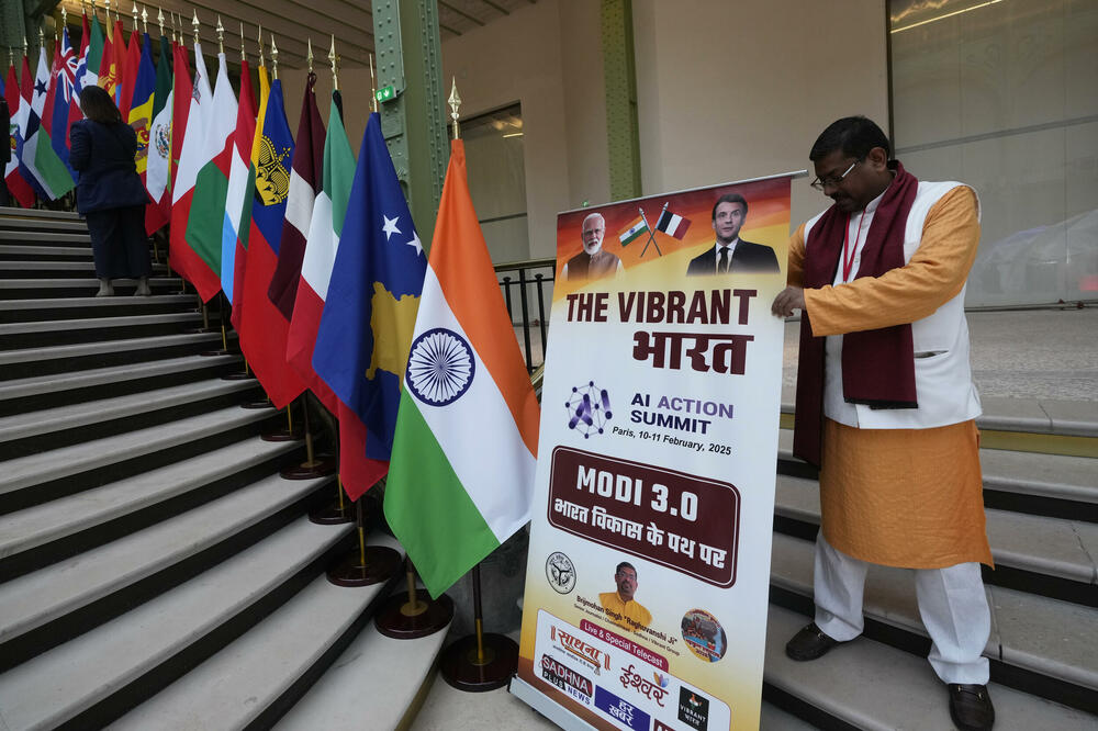 Detalj sa Samita o vještačkoj inteligenciji u Grand Paleu u Parizu, Foto: Beta/AP