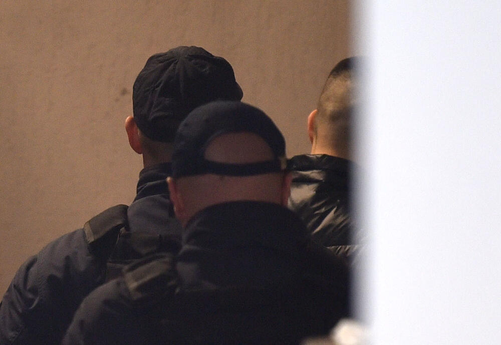 <p>Advokat Stefan Jokić, branioca optuženog Gorana Vukčevića</p>  <p>Advokat Jokić je iz Srbije, a advokati iz te države se nalaze u štrajku odlukom tamošnje Advokatske komore</p>