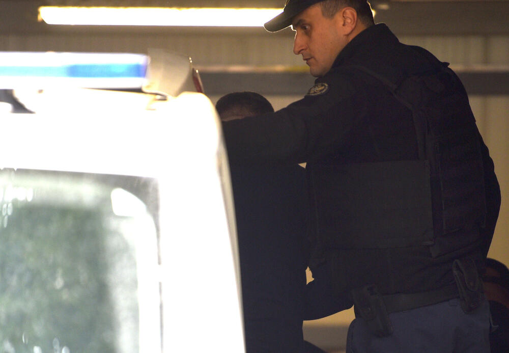 <p>Advokat Stefan Jokić, branioca optuženog Gorana Vukčevića</p>  <p>Advokat Jokić je iz Srbije, a advokati iz te države se nalaze u štrajku odlukom tamošnje Advokatske komore</p>