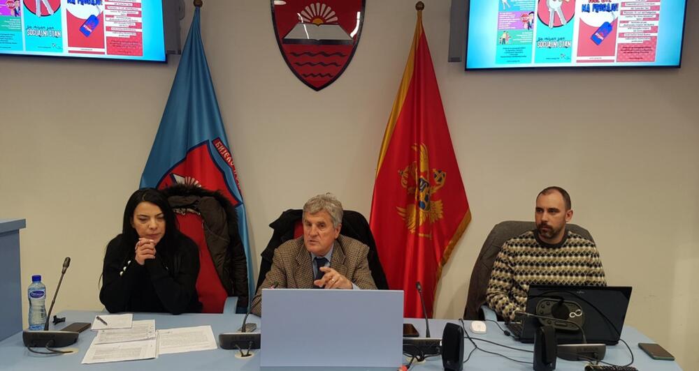 <p>Promovisana kampanja Unije slobodnih sindikata «Za miran san, socijalni stan” u Bijelom Polju</p>