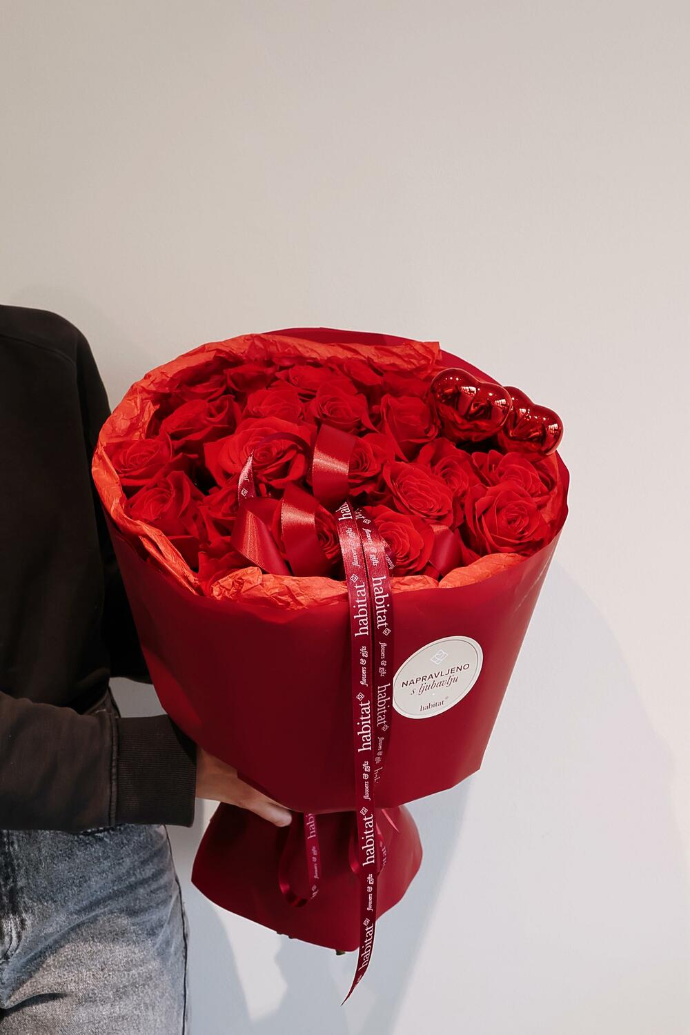 <p>Obraduj voljenu osobu najljepšim aranžmanima iz naše <a href="https://cvjecarahabitat.me/">cvjećare</a>.</p>  <p> </p>