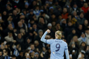 Na terenu Emirejtsa prštaće milijarde