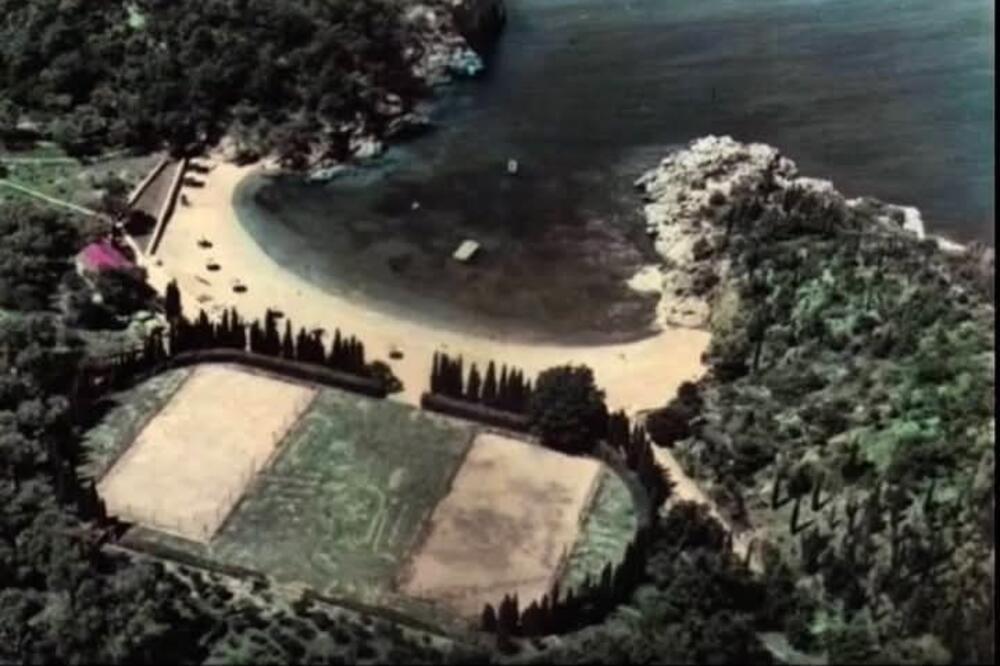 Traže vraćanje srušenih terena, Foto: Privatna arhiva