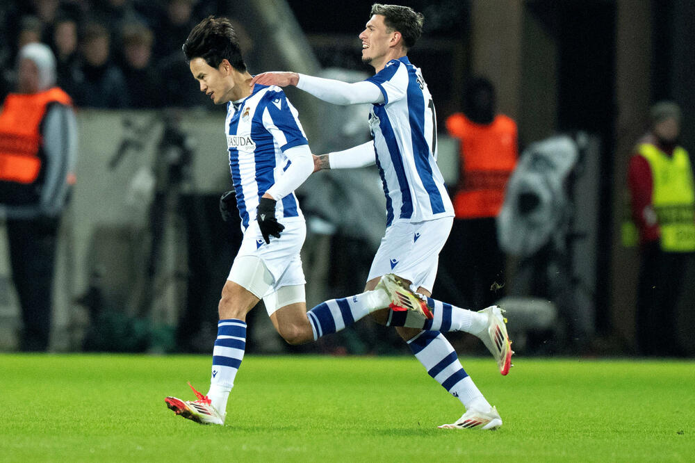 Japanca motivišu svjetla velike pozornice, Foto: REUTERS