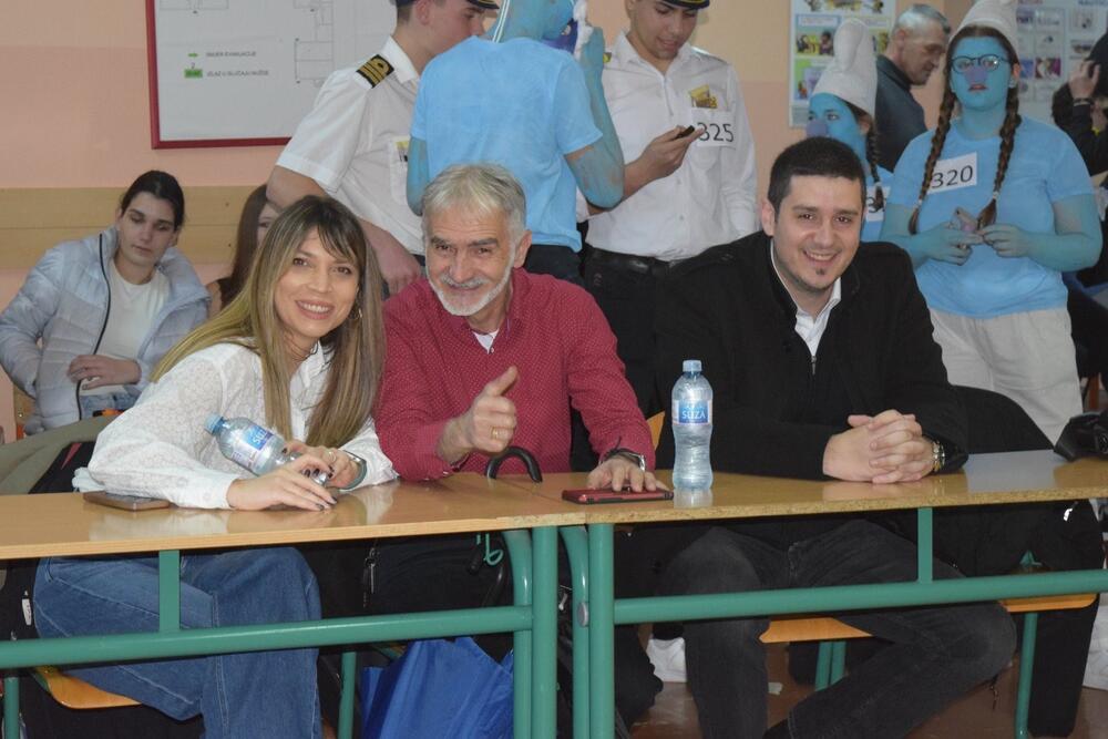 <p>"Ovaj grad živi za tradiciju, duh karnevala se održava uprkos Hronosu, šale se razumiju bez objašnjenja, fešta traje i svako na svoj način može da postane, vremenom naravno, oriđinal.", kazali su iz Gimnazije</p>