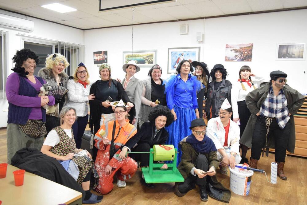 <p>"Ovaj grad živi za tradiciju, duh karnevala se održava uprkos Hronosu, šale se razumiju bez objašnjenja, fešta traje i svako na svoj način može da postane, vremenom naravno, oriđinal.", kazali su iz Gimnazije</p>