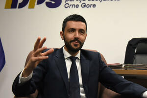 Živković: Nijesam dobio telefon od Mijajlovića na poklon