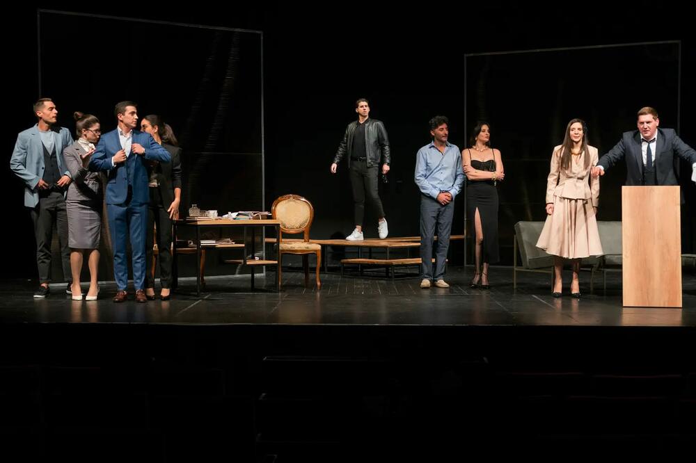 Narodni poslanik, Foto: Nikšićko pozorište