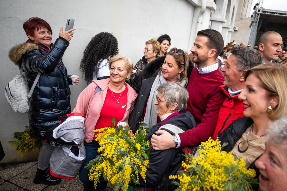 <p>"Praznik Mimoze je tradicionalna manifestacija koja nas iznova okuplja i podsjeća na sve ono što nas čini bogatima i boljima, a to su istorija, kultura, turizam i naše zajedništvo", poručio je Milatović</p>