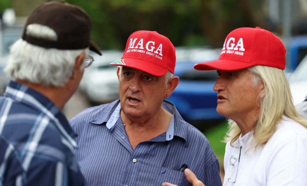 <p>Južnoafrički predsjednik Siril Ramafosa rekao je da prinudno uklanjanje bilo kojeg naroda s njegove zemlje nikada više neće biti dozvoljeno u Južnoj Africi pošto su milioni crnaca lišeni imovine u okviru Aparthejda - sistema vladavine bijele manjine i stotinama godina tokom kolonijalizma</p>