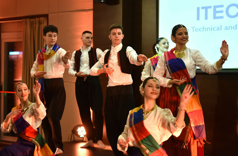 <p>Sa željom da se dodatno osnaže saradnja, razmjena i prijateljstvo dviju država, u Podgorici upriličeno veče indijske kulture i predstavljanje programa ITEC</p>