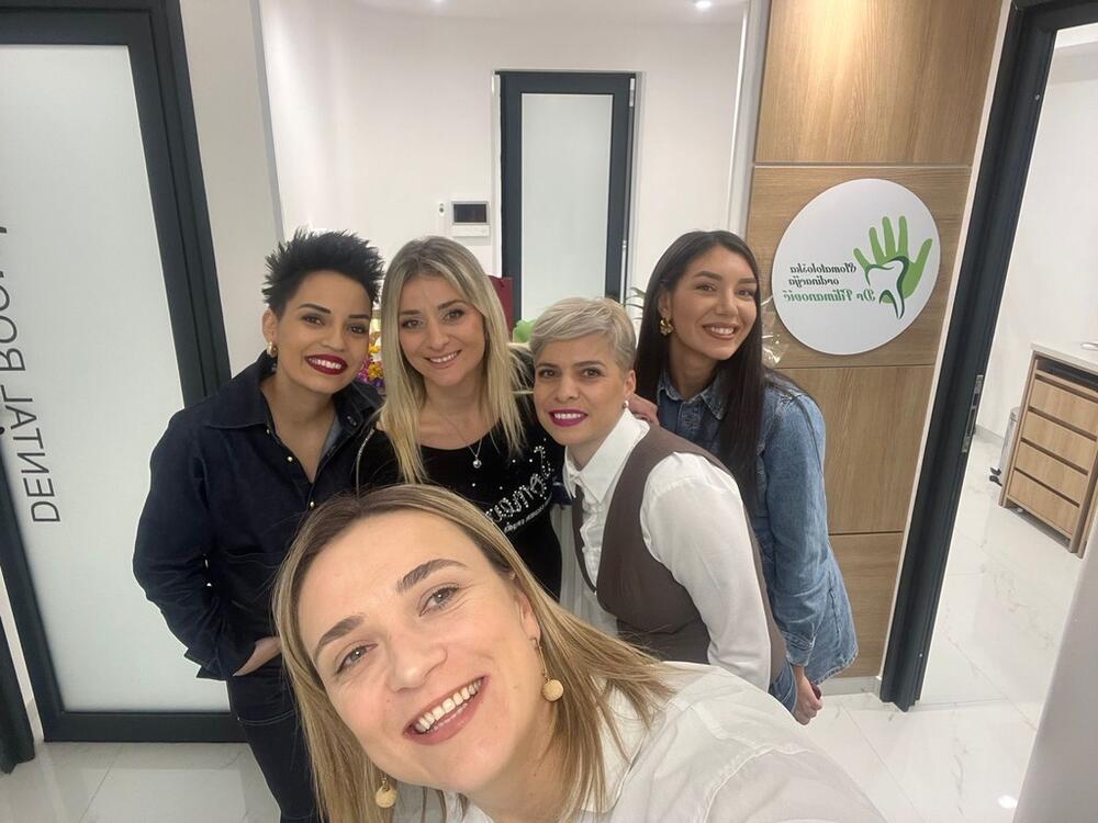 <p>U ordinaciji <strong>Dr Filimanović</strong>, vjerujemo da stomatologija nije samo popravka zuba.</p>