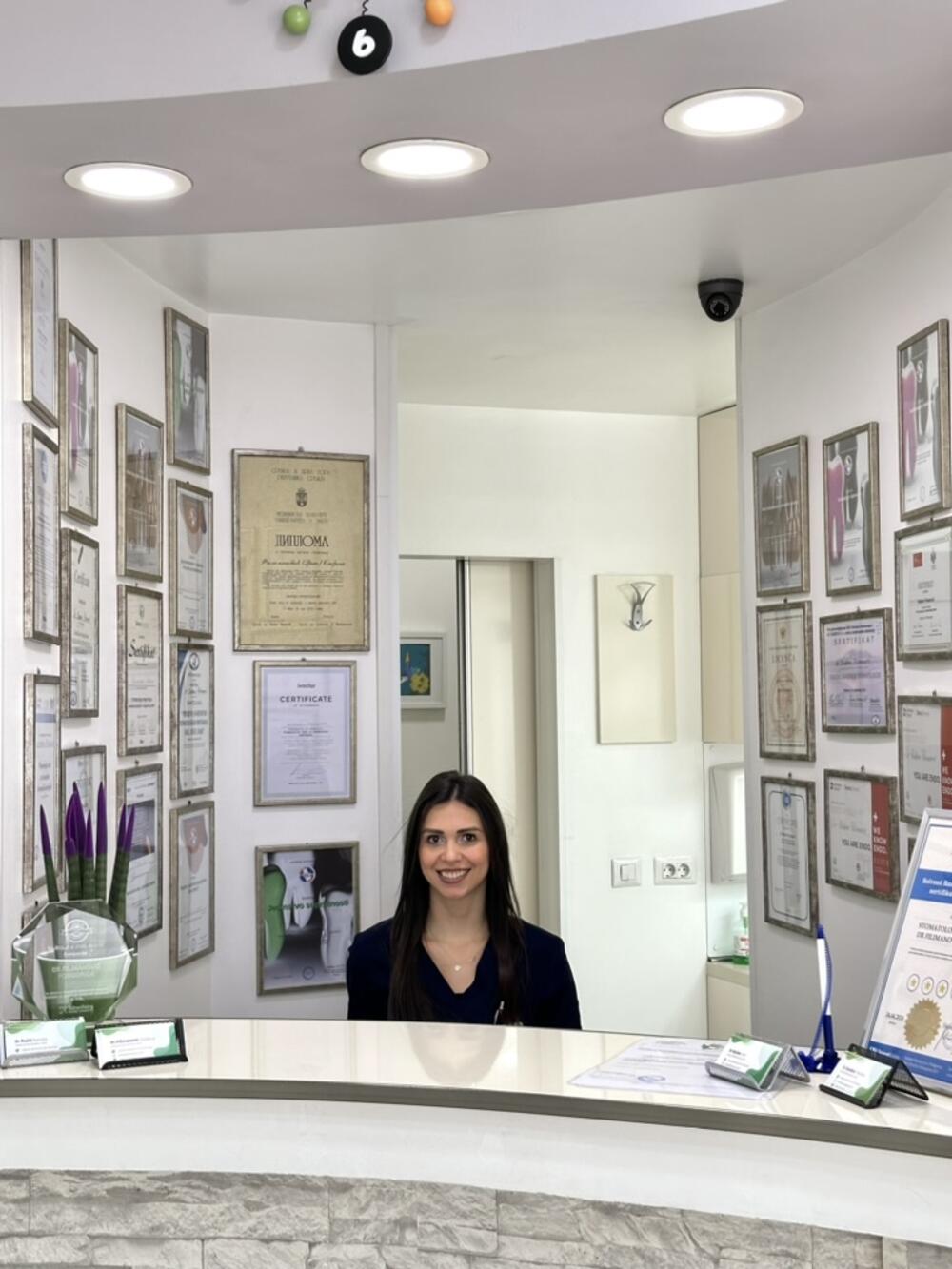 <p>U ordinaciji <strong>Dr Filimanović</strong>, vjerujemo da stomatologija nije samo popravka zuba.</p>