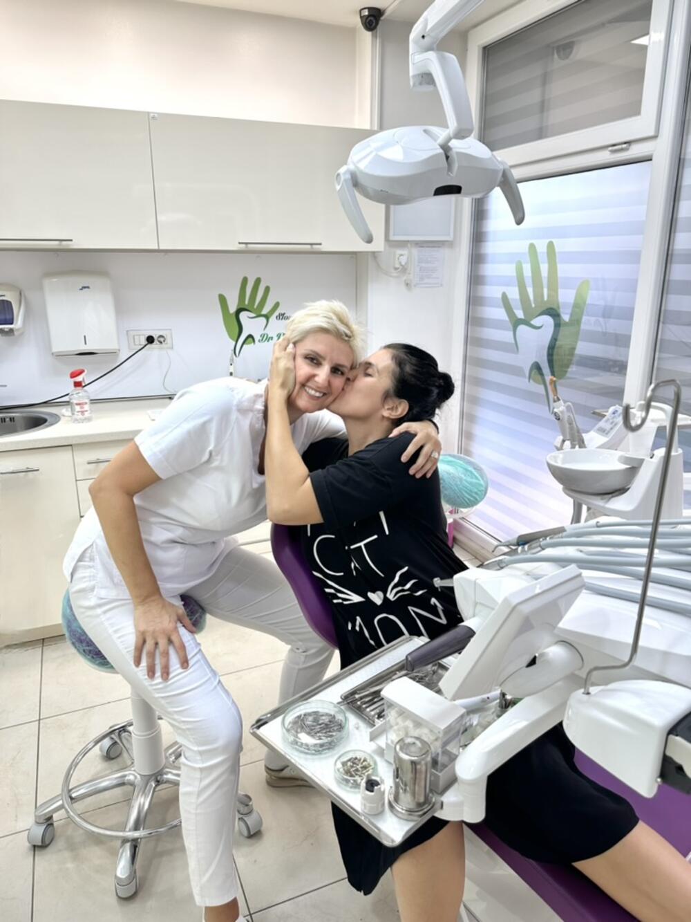 <p>U ordinaciji <strong>Dr Filimanović</strong>, vjerujemo da stomatologija nije samo popravka zuba.</p>