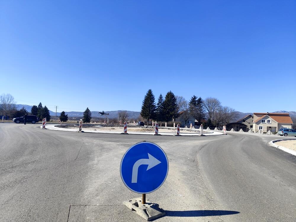 <p>Radovi vrijedni 6,88 miliona eura počeli su u julu 2023. godine i značajno je prekoračen rok završetka</p>