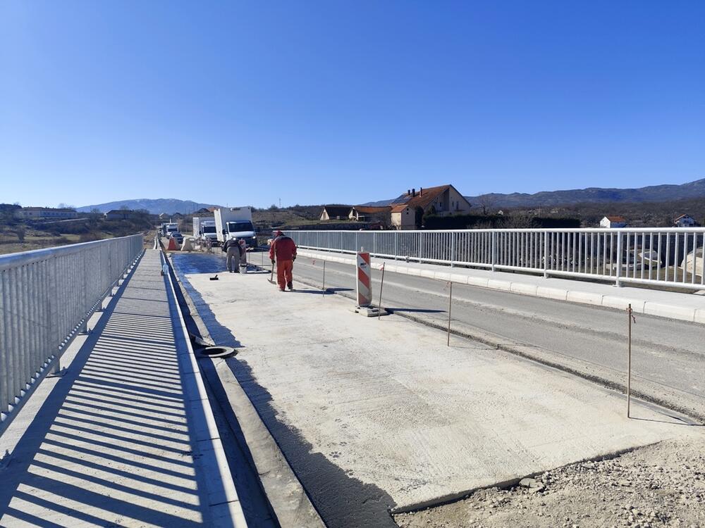 <p>Radovi vrijedni 6,88 miliona eura počeli su u julu 2023. godine i značajno je prekoračen rok završetka</p>